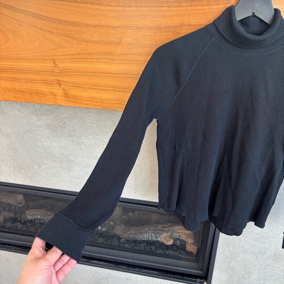 Everlane The Organic Cotton Turtleneck Waffle Tee Shirt Top in Black, Size S - Picture 6 of 10